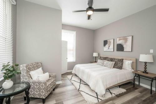 Roselawn Finance Casa | Queen City Grand House