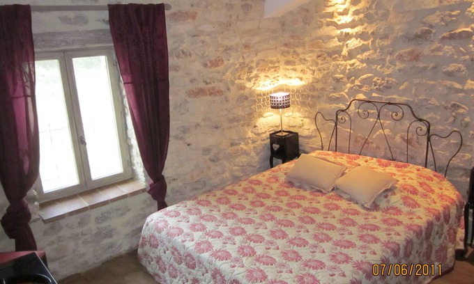 La Baume-de-Transit Cama Y Desayuno | Queen-Framboise-Queen-Baño Privado-Vista al campo
