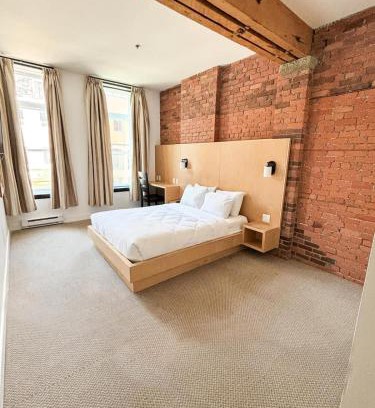 Downtown St. John's Casa | Queen Room at The Franklin Hotel on Water Street