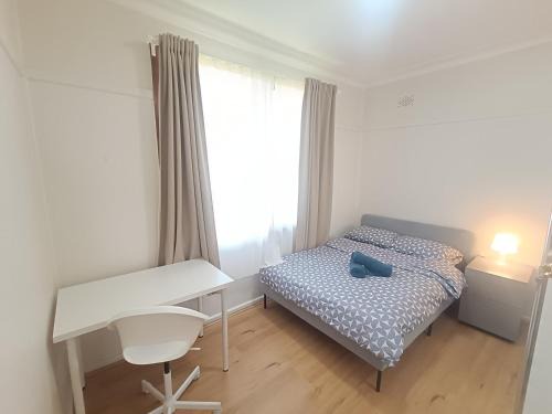 West Ryde Casa | Queen Room in West Ryde Home - E1