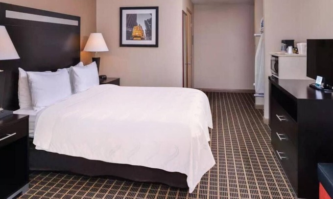 South San Francisco Casa | Queen Room at Hotel Nova SFO By FairBridge