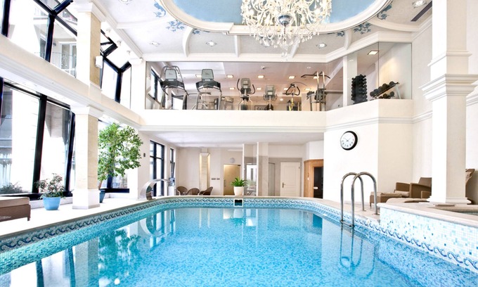 Erzsebetvaros Hotel | Queen's Court Hotel & Residence