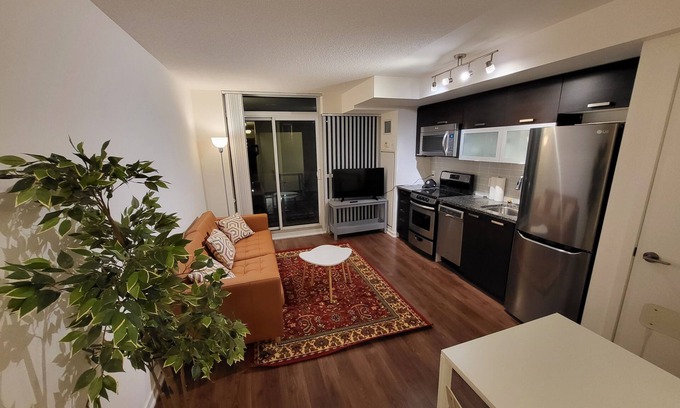 Beaconsfield Village Condominio | Queen st. West lux condo