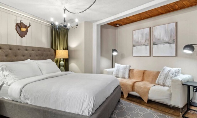 Rapid City Cama Y Desayuno | Queen Suite 2 - Black Forest Inn Bed and Breakfast