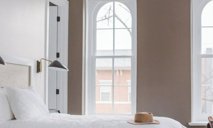 East Market District Apartamento | Queen Suite - Hancock House Louisville