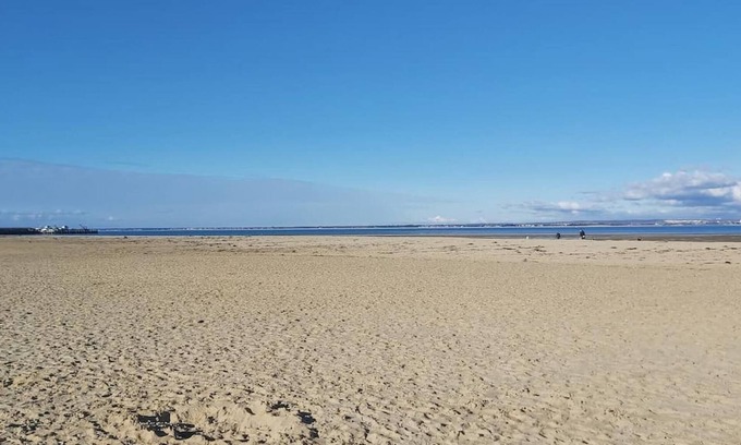 Ryde Casa | Queens Mews a Coastal Holiday Home