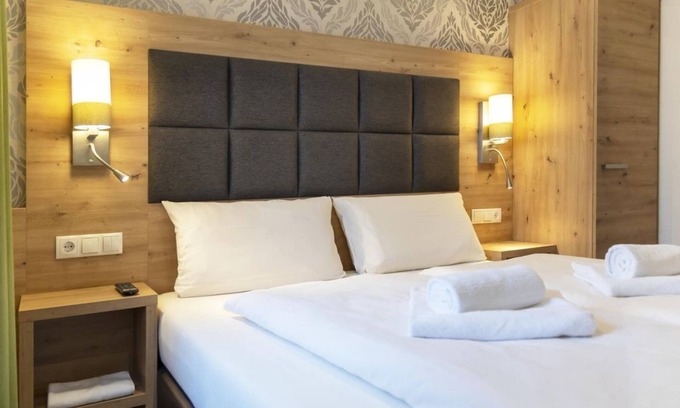 Rhens Casa | Queensize double room HH-early booking rate - AKZENT Hotel Roter Ochse
