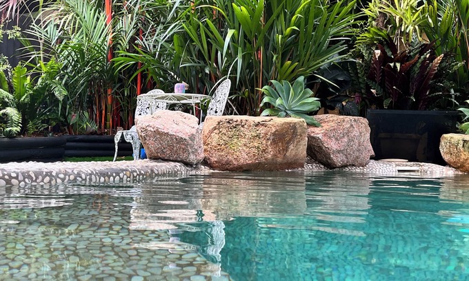 Whitfield Apartamento | Queenslander house with plenty of space and very tropical. Sleeps six people.