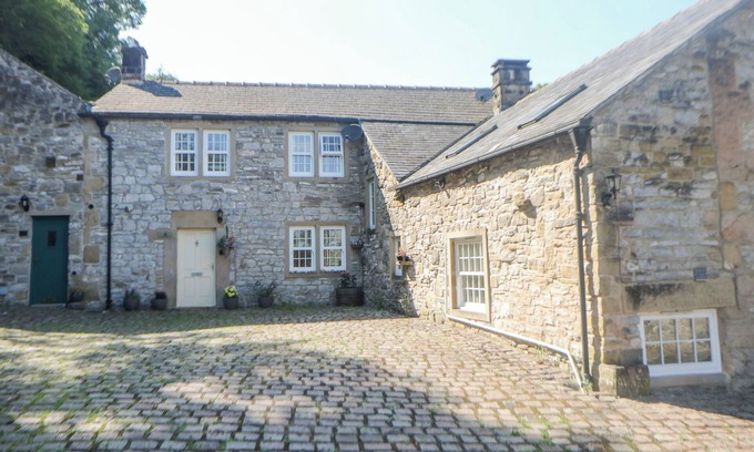 Stoney Middleton Cabaña | QUERC, pet friendly, character holiday cottage in Stoney Middleton