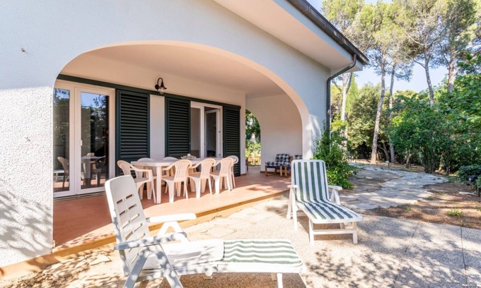 Quercianella Villa | Quercianella Lovely Villa near the Sea W/Parking!