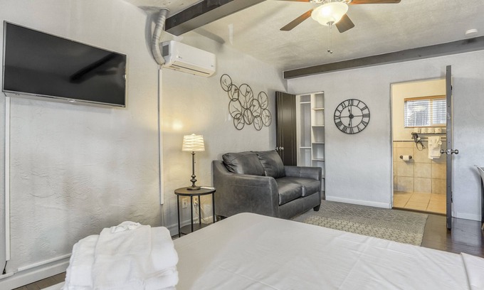 West Colorado Springs Casa | Quest Rest - Unit 2