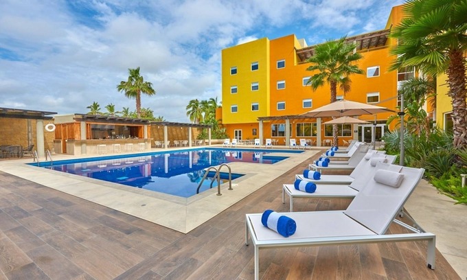 El Tezal Hotel | Quick Access to Everything in Cabo! Free Breakfast, Outdoor Pool!