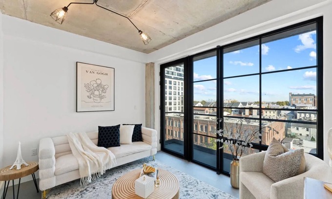 North Ironbound Apartamento | Quick NYC Commute, Onsite Gym & Spa
