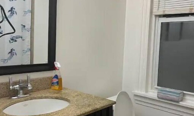 West Philadelphia Apartamento | Quiet 1 bdrm aptmt has backyard