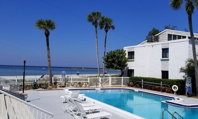 Venice Condominio | Tranquilo 1er piso frente al golfo - 50 pies de área de playa y piscina