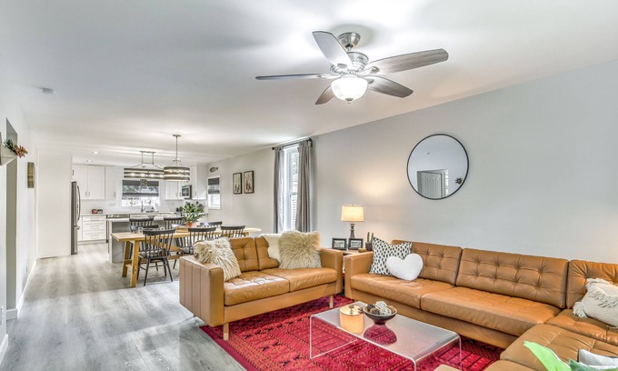 Clifton Heights Casa | Quiet 2 Bdrm Bungalow | JZ Vacation Rentals