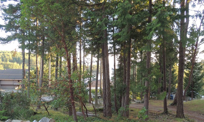 Halfmoon Bay Casa | Quiet, 2 bedroom partial ocean view townhouse in Halfmoon Bay, B.C.