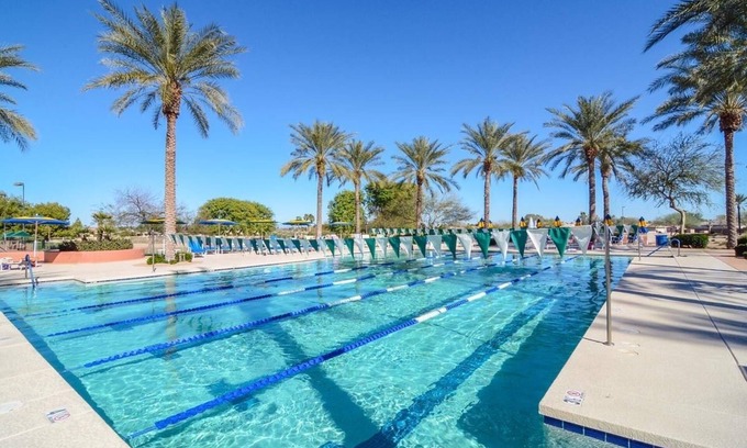Surprise Casa | Quiet 2bdrm & Office, Golfer's paradise in Sun City Grand