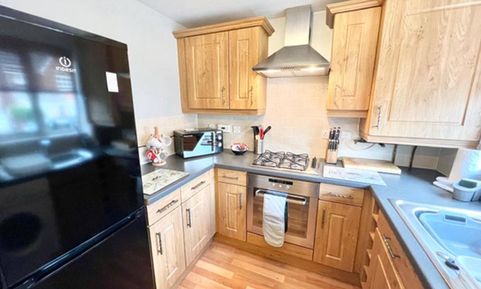 Cockett Casa | Quiet 2bedroom Home-garden-parking-family Friendly