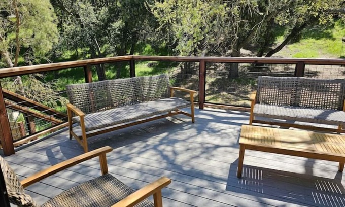 Atascadero Casa | Quiet 3-bedroom house in Atascadero 'Wine Country' with WiFi, AC, Jacuzzi