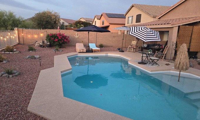 A-M Ranch Casa | Quiet 4-bedroom house in charming Cave Creek with AC, WiFi, and Diving Pool
