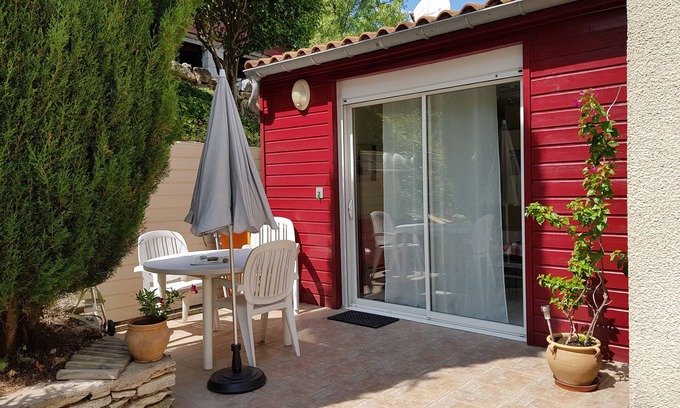 Herepian Apartamento | Quiet, air-conditioned T2 apartment with terrace and parking, close to Lamalou les bains.