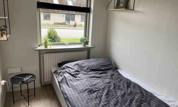 Herning Cama Y Desayuno | Quiet and budget-friendly room in Herning – with access to kitchen and garden