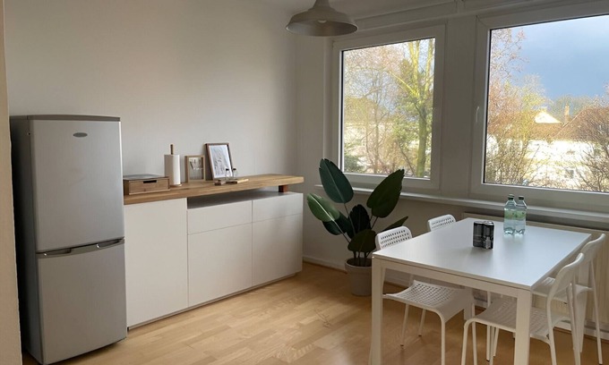 Frohnhausen Apartamento | Quiet and central living! MA3R