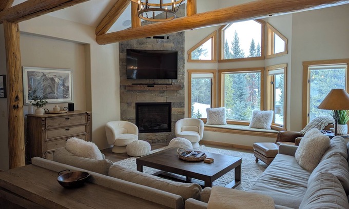 Big Sky Casa | Quiet and Charming Big Sky home