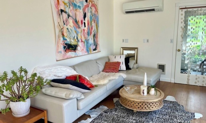 Hailey Casa | Quiet and Charming Old Hailey 2 br/1.5 ba Artist's Bungalow with Lovely Garden
