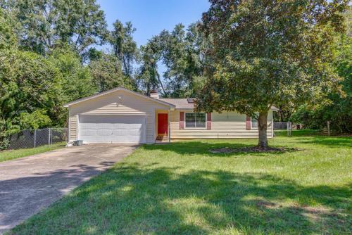 Tallahassee Casa | Quiet and Convenient Tallahassee Home, 4 Mi to Lake!