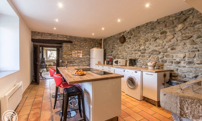 Chatillon-sur-Cluses Casa | Casa tranquila y espaciosa en las montañas.
