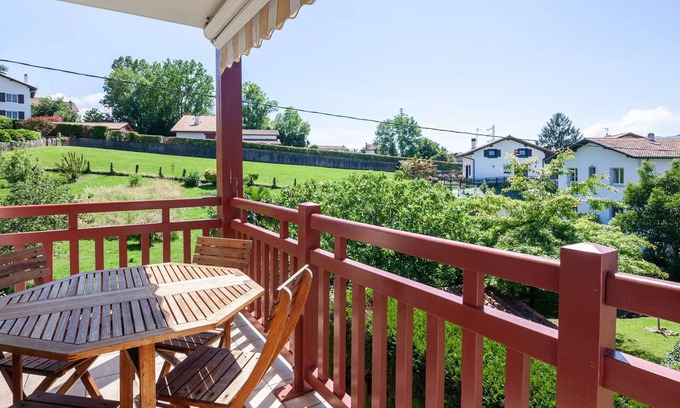 Hendaye Apartamento | ## Título: Apartamento moderno con balcón, piscina y parking en Hendaya