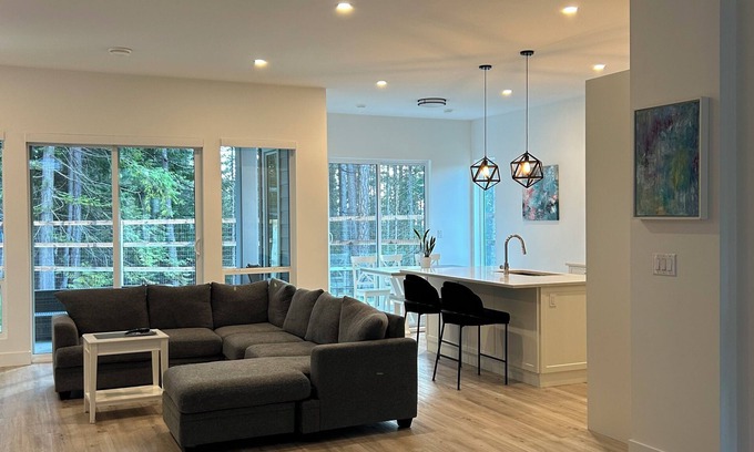 Halfmoon Bay Casa | Quiet and private home surrounded by nature