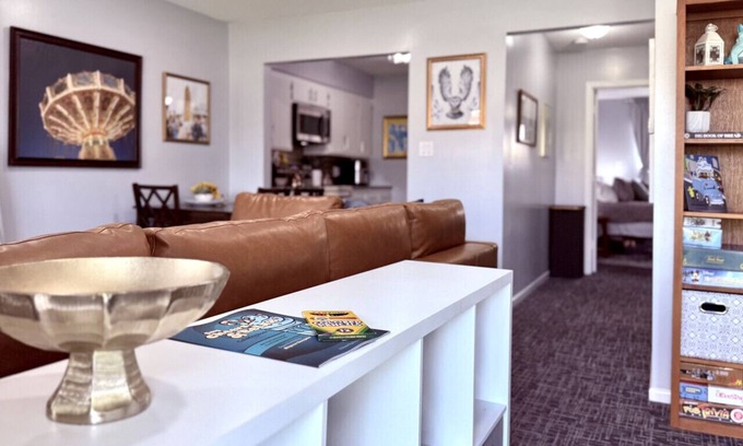 Little Canada Apartamento | Quiet and Relaxing 2 Bedroom in Little Canada