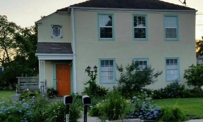 Milneburg Condominio | Quiet and tranquil home 15 min from the party in the quarter