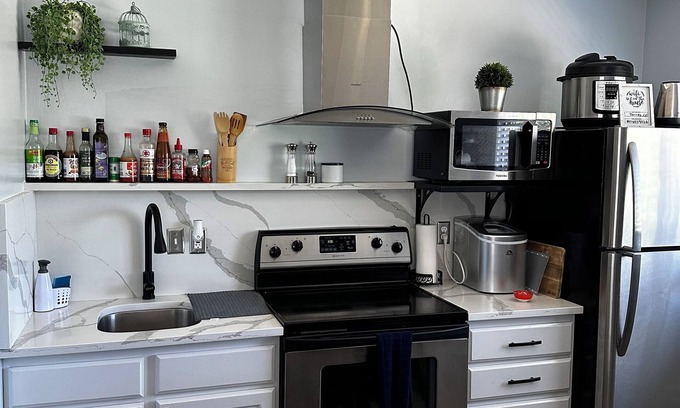 Ogden Apartamento | Quiet and very cozy apartment, very close to the freeway and lakes.