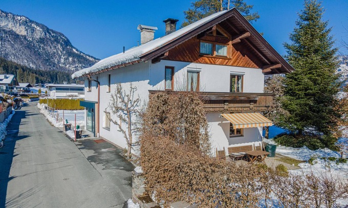Sankt Johann in Tirol Apartamento | Quiet apartment with a terrace