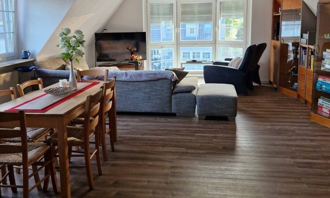 Kitzingen Apartamento | Quiet apartment (82 m2) with balcony and parking space