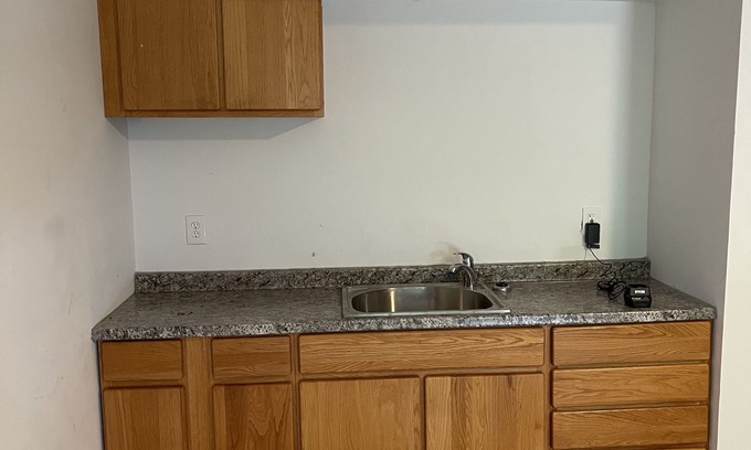 Lindridge-Martin Manor Casa | Quiet Basement unit in a central upscale Atlanta area