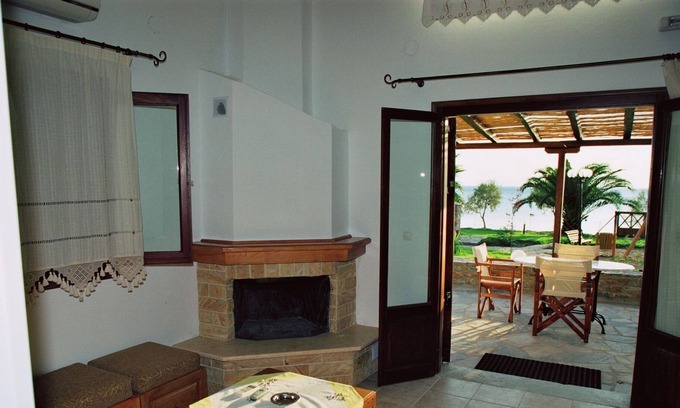 Lefokastron Apartamento | Quiet Beachside Spacious Bungalows + Amazing Seaview + Pool