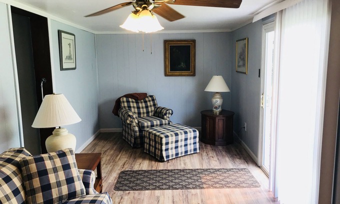 Esmont Cabaña | Tranquila Blue Ridge Mountain Cottage