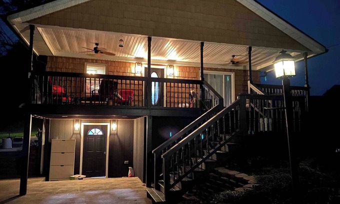Butler Casa | Quiet & charming 3-bedroom, 3-story house located in Butler, Ohio.