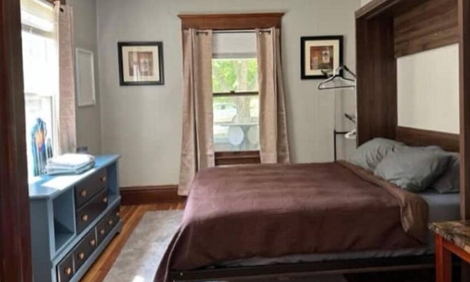 Midtown Casa | Quiet, Comfortable, Close.