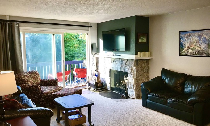 Alyeska Condominio | Quiet condo five minutes from Alyeska Resort.