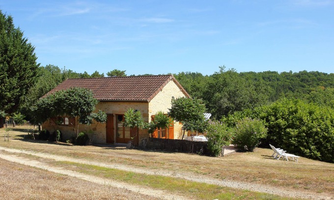 Auriac-du-Perigord Cabaña | Quiet cottage near Montignac-Lascaux