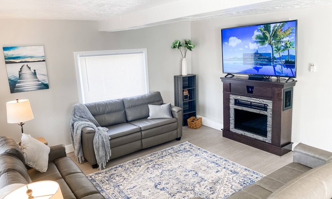 Shipshewana Cabaña | Quiet cottage a peaceful stay!