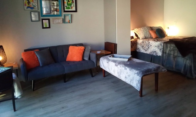 Avondale Cabaña | Quiet Cottage in the heart of Avondale.