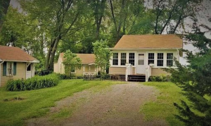 Fox Lake Condominio | Quiet & Cozy Cabin Across from Fox Lake 🚤