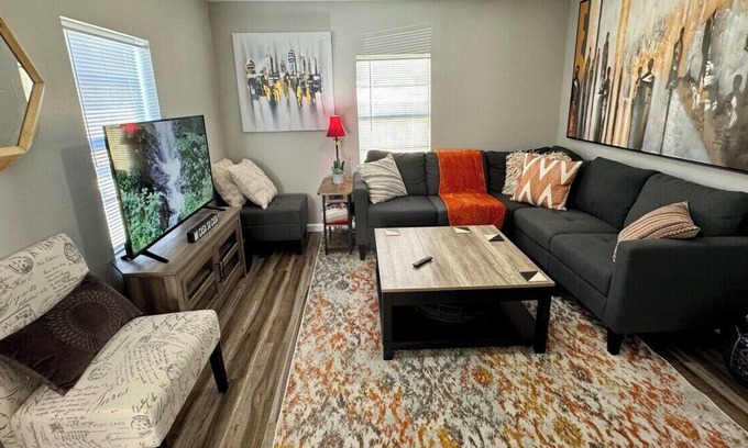 Port Neches Casa | Quiet & Cozy in 3BR 2BA